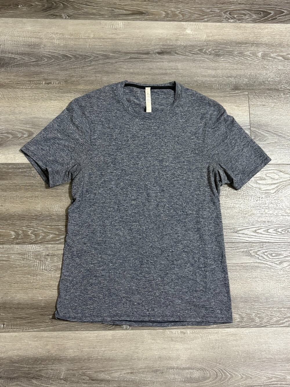 Lululemon Grey Metal Vent Tech Slim Fit Workout Shirt Yoga Casual - Men’s Small